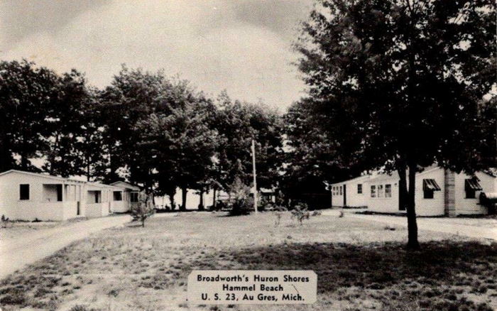 Broadworths Huron Shores - Old Postcard And Promos (newer photo)